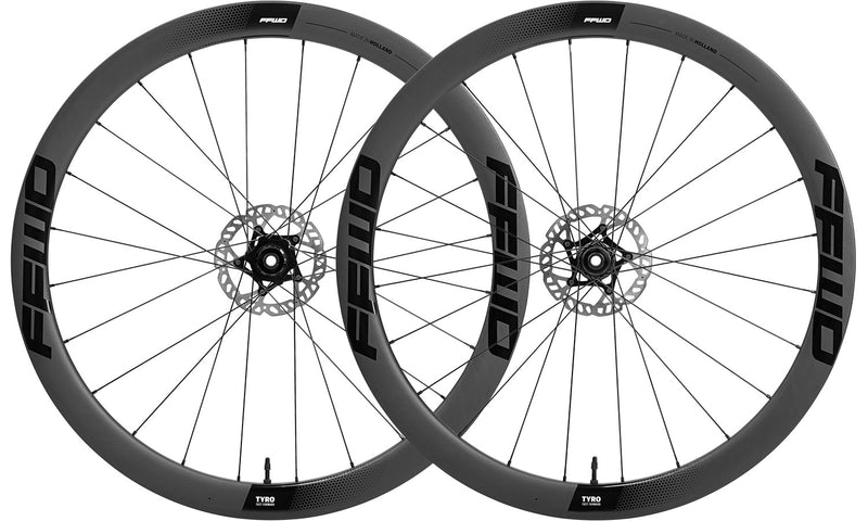 FFWD | TYRO FULL CARBON CLINCHER / 45MM / 1:1 / DISC OR RIM BRAKE / BLACK / WITHOUT WHEELBAG - Imagen 2