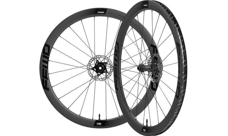 FFWD | TYRO FULL CARBON CLINCHER / 45MM / 1:1 / DISC OR RIM BRAKE / BLACK / WITHOUT WHEELBAG